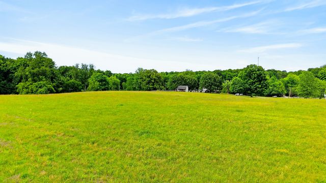 3146 Old Greenbrier Pike, Greenbrier, TN 37073