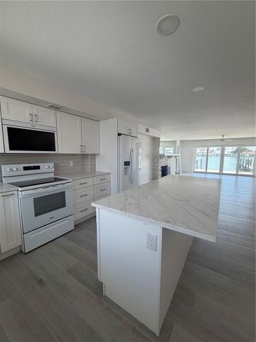 716 BAYWAY BOULEVARD 6, Clearwater Beach, FL 33767