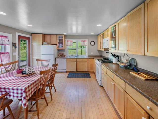 1326 Curtis Hollow Road, Woodstock, VT 05091