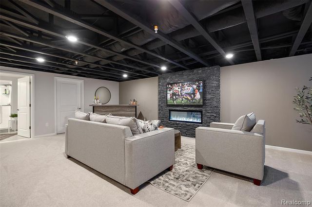 166 Jotham Avenue, Auburn Hills, MI 48326