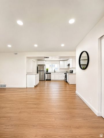 791 N LAVERDE ST, Layton, UT 84041