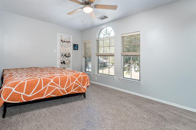 1718 Stonehaven Village Circle, Spring, TX 77386