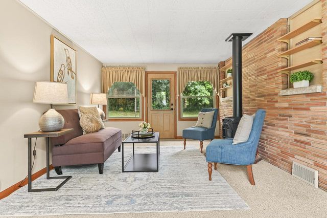1865 Lone Oak CIRCLE W, Brookfield, WI 53045