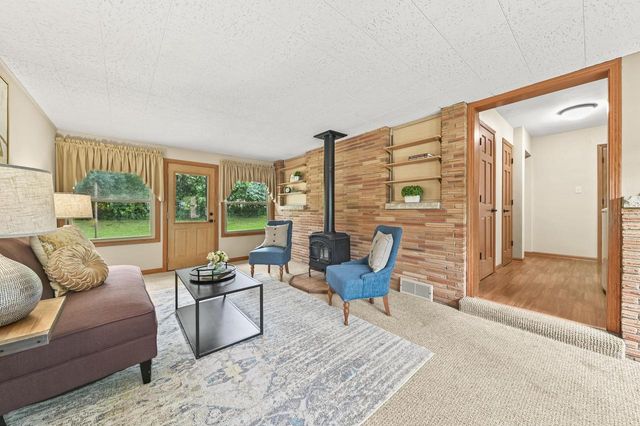 1865 Lone Oak CIRCLE W, Brookfield, WI 53045