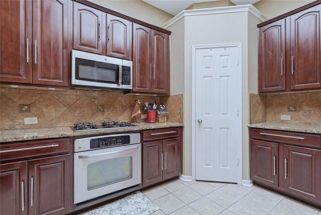 8311 Calico Canyon Drive, Tomball, TX 77375