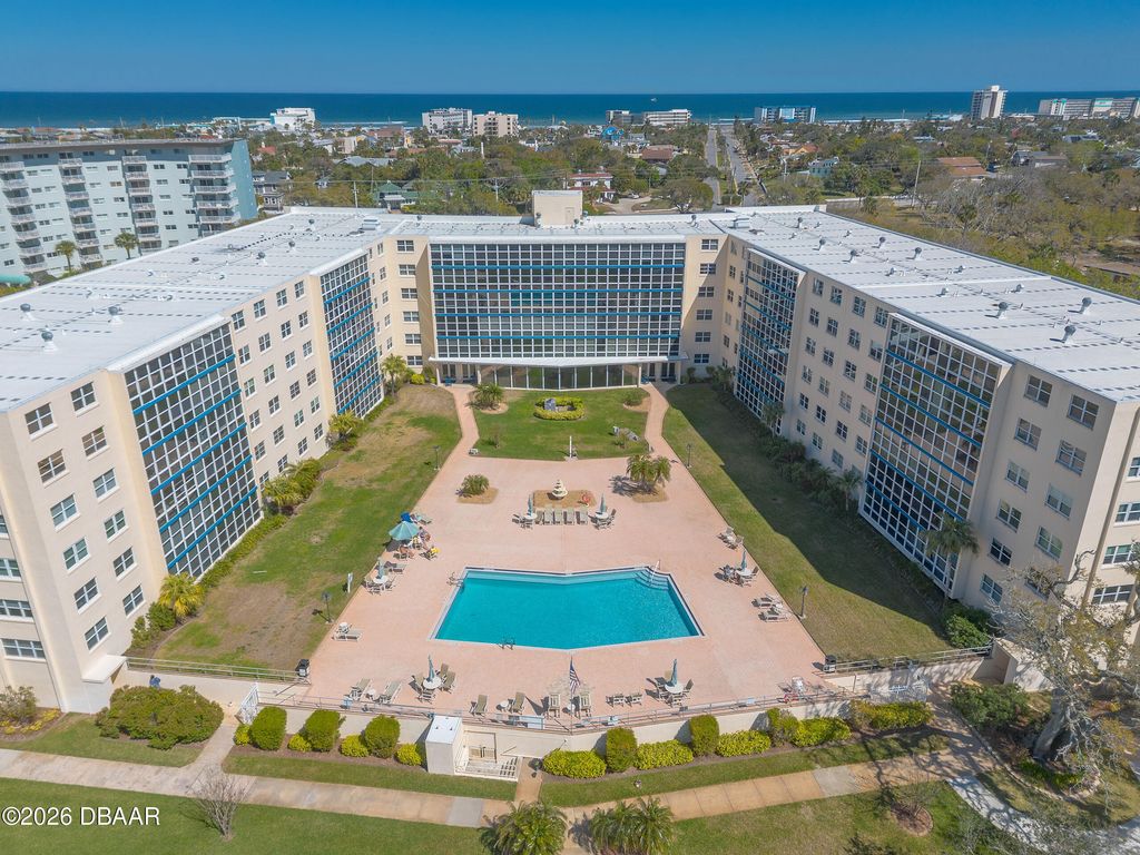 1224 S Peninsula Dr Apt 222, Daytona Beach, FL 32118