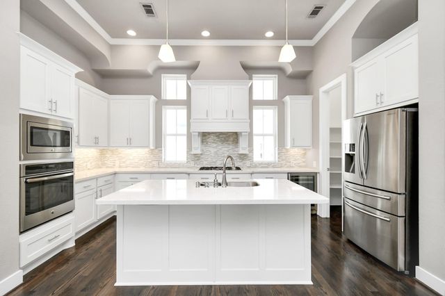 2709 Kennedy Street, Houston, TX 77003