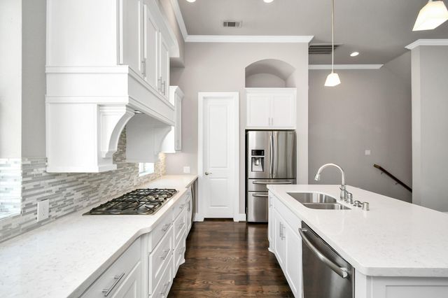 2709 Kennedy Street, Houston, TX 77003
