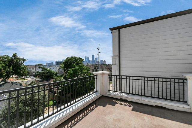 2709 Kennedy Street, Houston, TX 77003