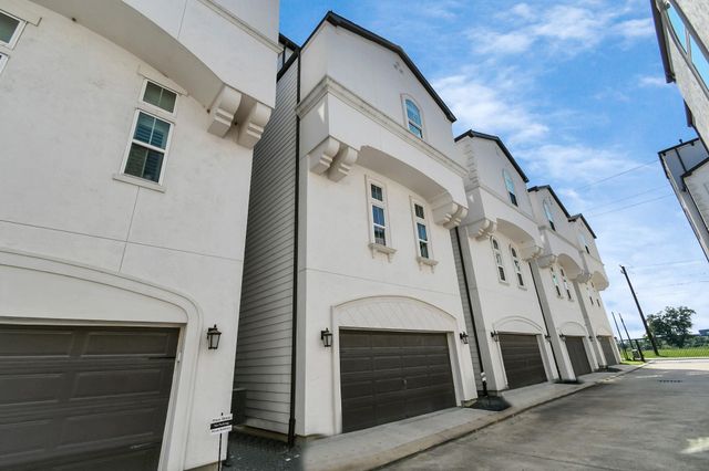 2709 Kennedy Street, Houston, TX 77003