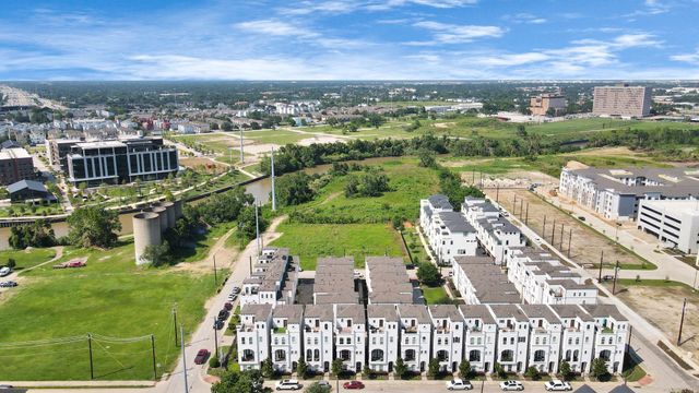 2709 Kennedy Street, Houston, TX 77003