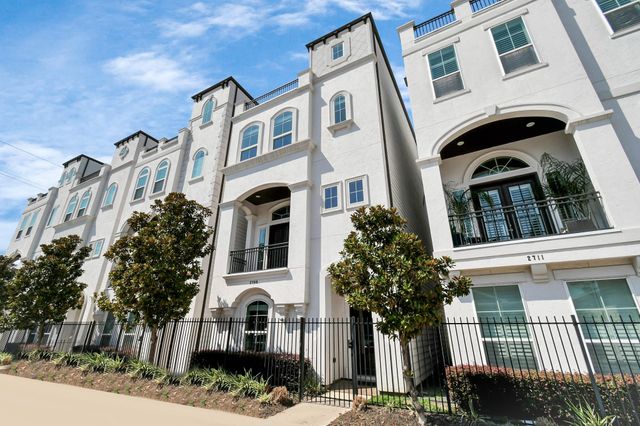 2709 Kennedy Street, Houston, TX 77003