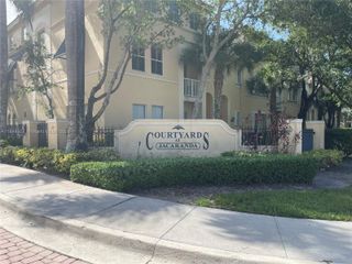 160 Jacaranda Country Club Dr 201, Plantation, FL 33324