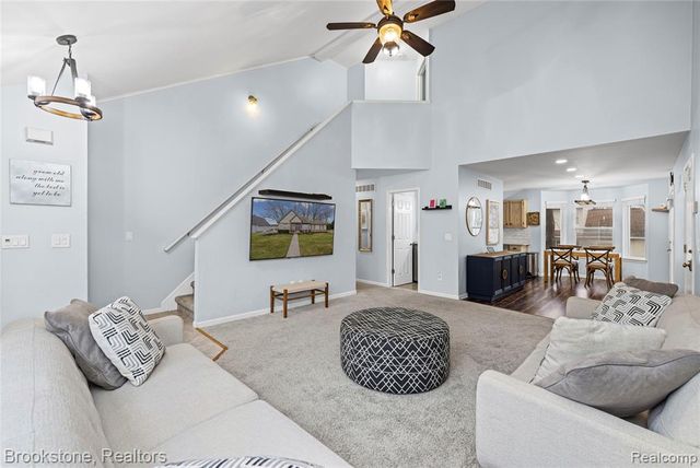 510 Woodland Hills Drive, Walled Lake, MI 48390