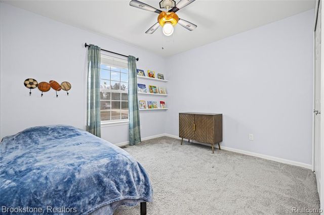 510 Woodland Hills Drive, Walled Lake, MI 48390