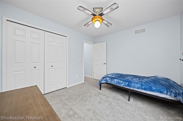 510 Woodland Hills Drive, Walled Lake, MI 48390