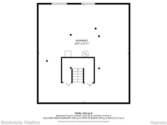 510 Woodland Hills Drive, Walled Lake, MI 48390