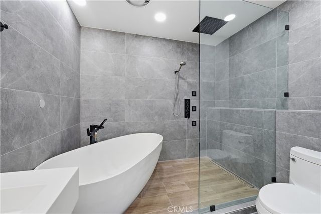 6999 Leilani, Cypress, CA 90630