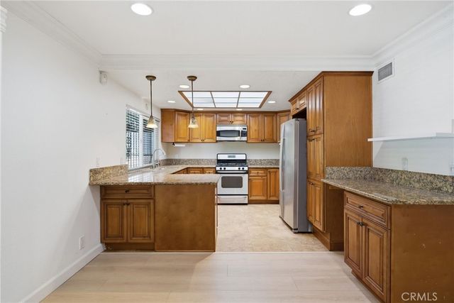 6999 Leilani, Cypress, CA 90630