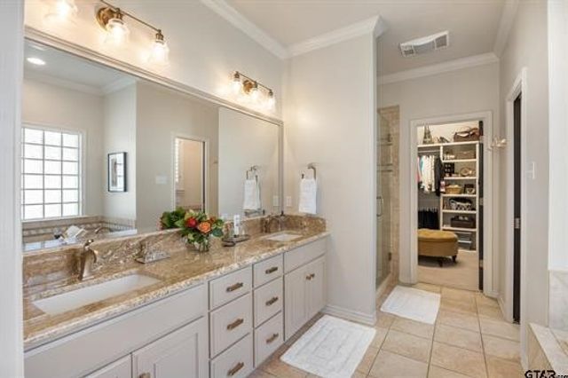 1413 Holly Creek Drive, Tyler, TX 75703