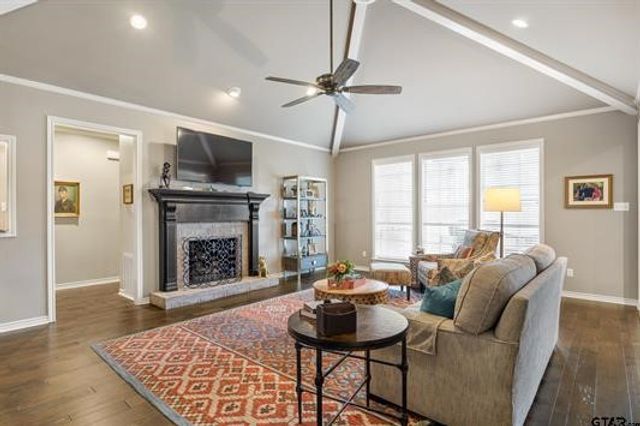1413 Holly Creek Drive, Tyler, TX 75703