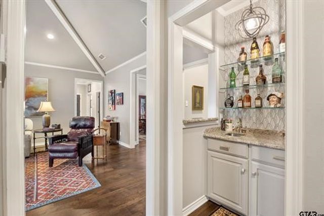 1413 Holly Creek Drive, Tyler, TX 75703