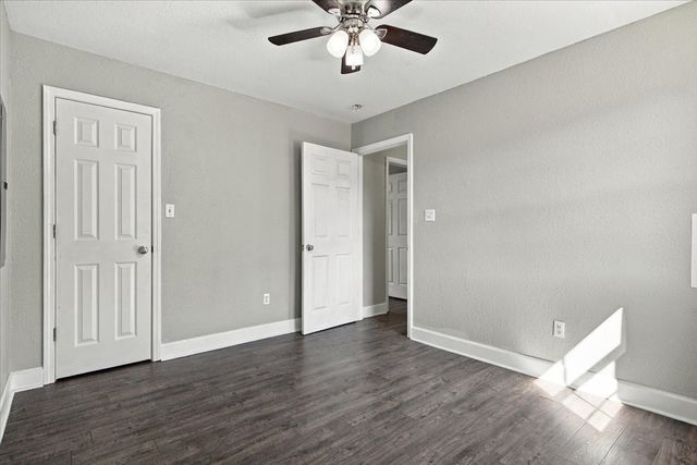 100 Meadows Ln, Mc Ewen, TN 37101