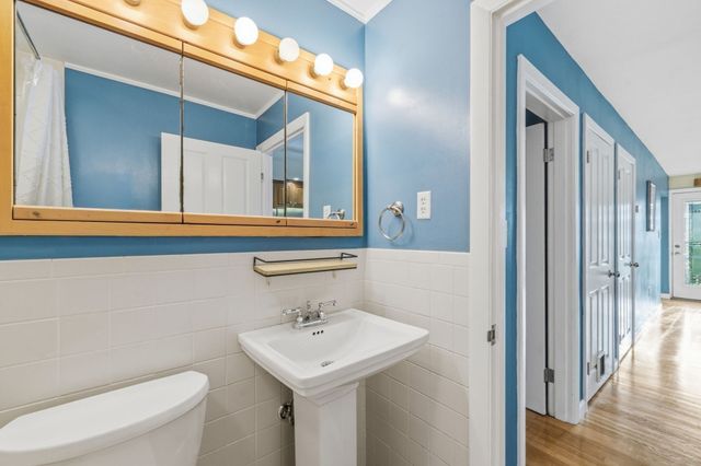 9 Sutherland Rd, Lexington, MA 02421