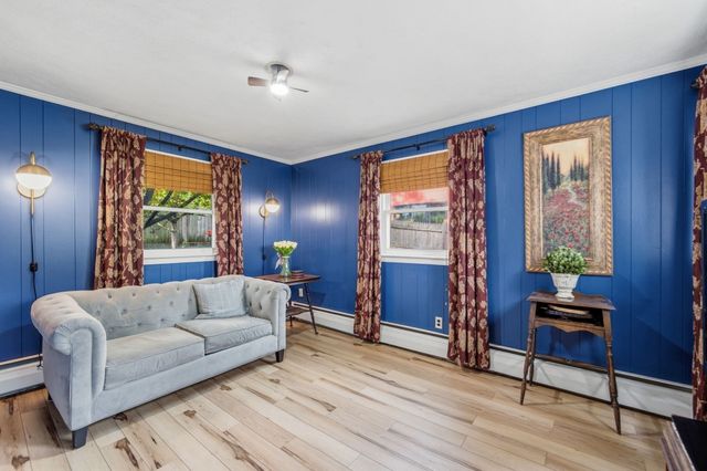 9 Sutherland Rd, Lexington, MA 02421