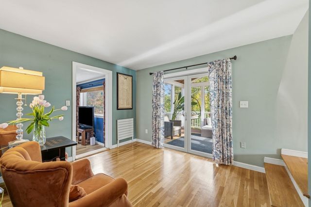 9 Sutherland Rd, Lexington, MA 02421