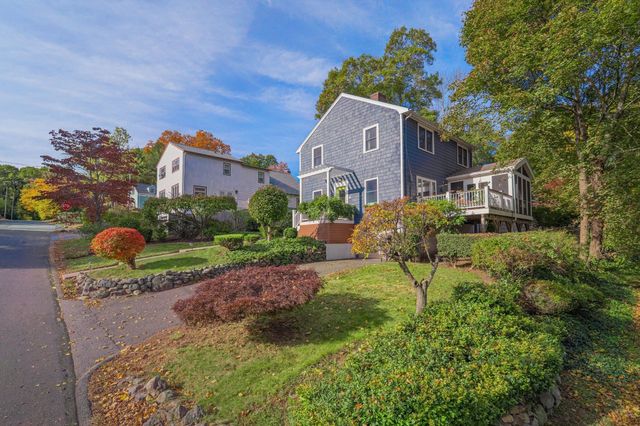 9 Sutherland Rd, Lexington, MA 02421