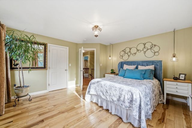 9 Sutherland Rd, Lexington, MA 02421
