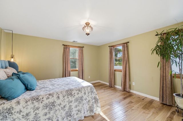 9 Sutherland Rd, Lexington, MA 02421