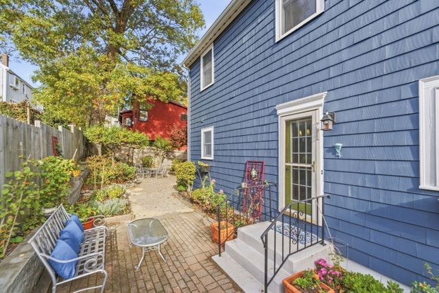 9 Sutherland Rd, Lexington, MA 02421