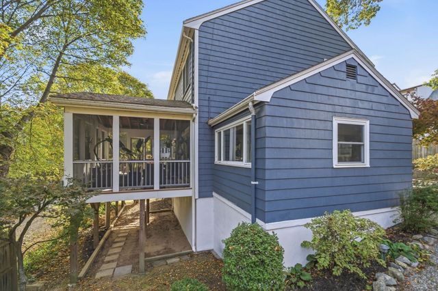 9 Sutherland Rd, Lexington, MA 02421