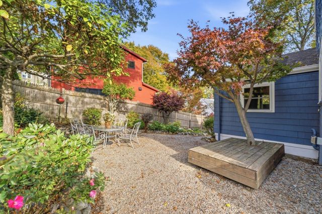 9 Sutherland Rd, Lexington, MA 02421