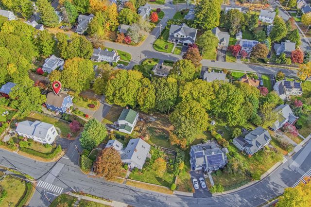 9 Sutherland Rd, Lexington, MA 02421