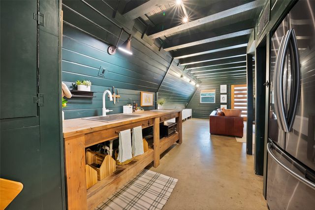 120 Lakeway Lane, Gun Barrel City, TX 75156