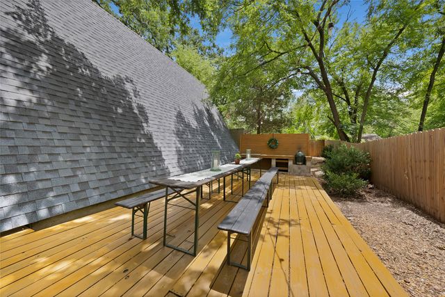 120 Lakeway Lane, Gun Barrel City, TX 75156