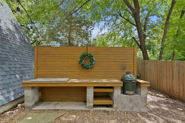 120 Lakeway Lane, Gun Barrel City, TX 75156