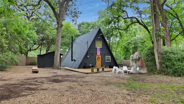 120 Lakeway Lane, Gun Barrel City, TX 75156