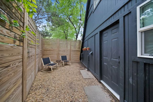 120 Lakeway Lane, Gun Barrel City, TX 75156