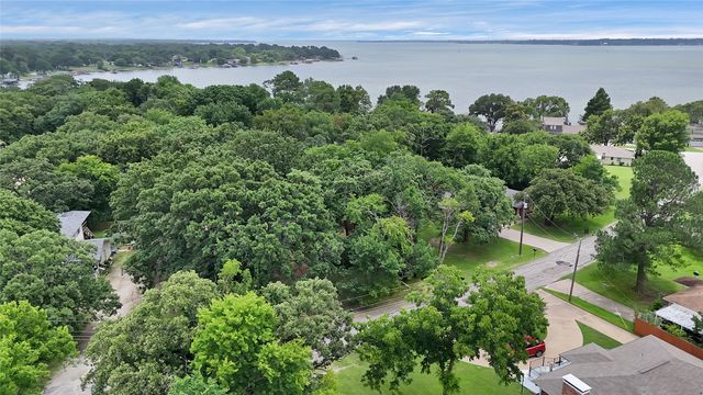 120 Lakeway Lane, Gun Barrel City, TX 75156
