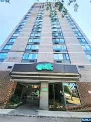 770 Anderson Avenue 21P, Cliffside Park, NJ 07010