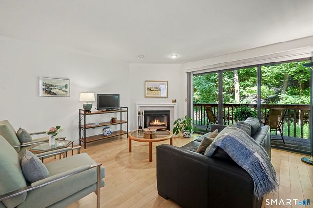 2435 Bedford Street 10C, Stamford, CT 06905