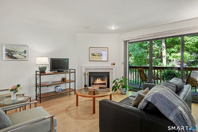 2435 Bedford Street 10C, Stamford, CT 06905