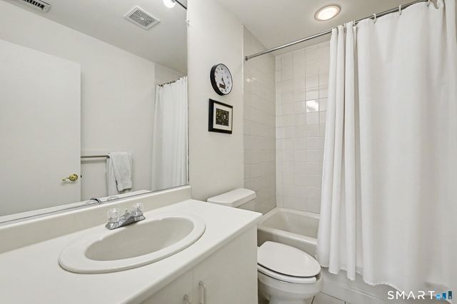 2435 Bedford Street 10C, Stamford, CT 06905