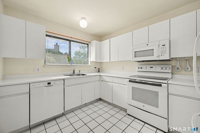 2435 Bedford Street 10C, Stamford, CT 06905