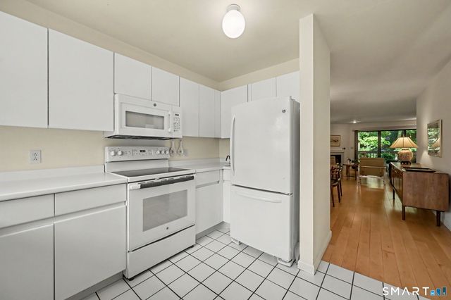 2435 Bedford Street 10C, Stamford, CT 06905
