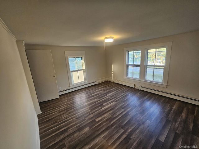 134 Ponquogue Avenue, Hampton Bays, NY 11946